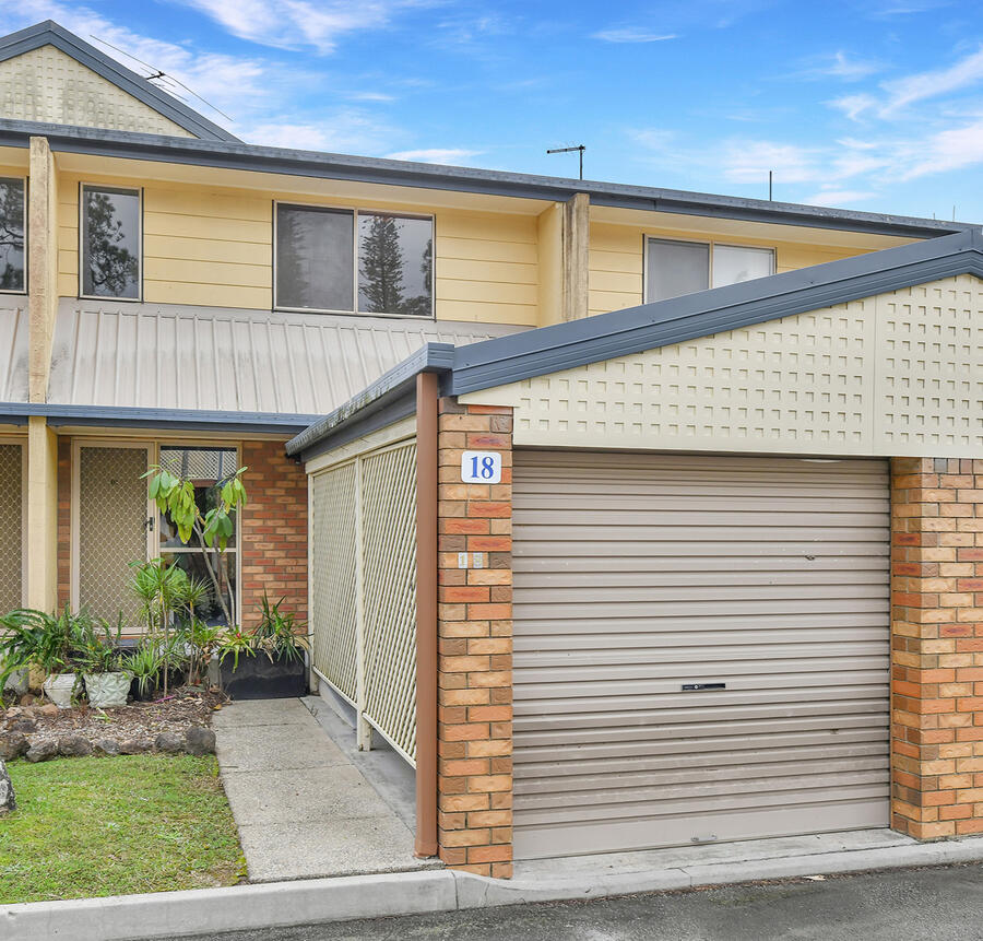 Front exterior of 18/8 Briggs Road, Springwood